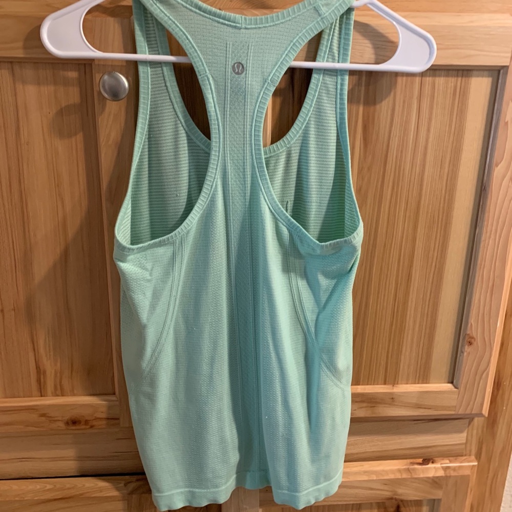 Lululemon swiftly tech size 6 tank